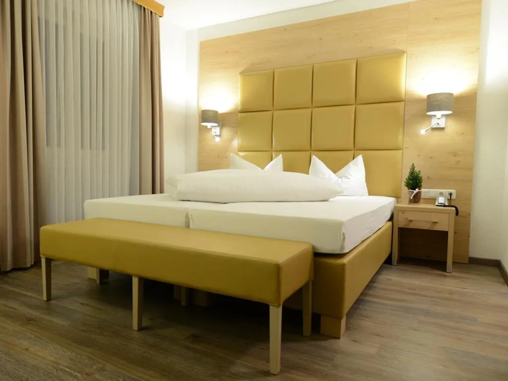 Land-Gut Hotel Zum Loewen Garni 3*, Marktheidenfeld